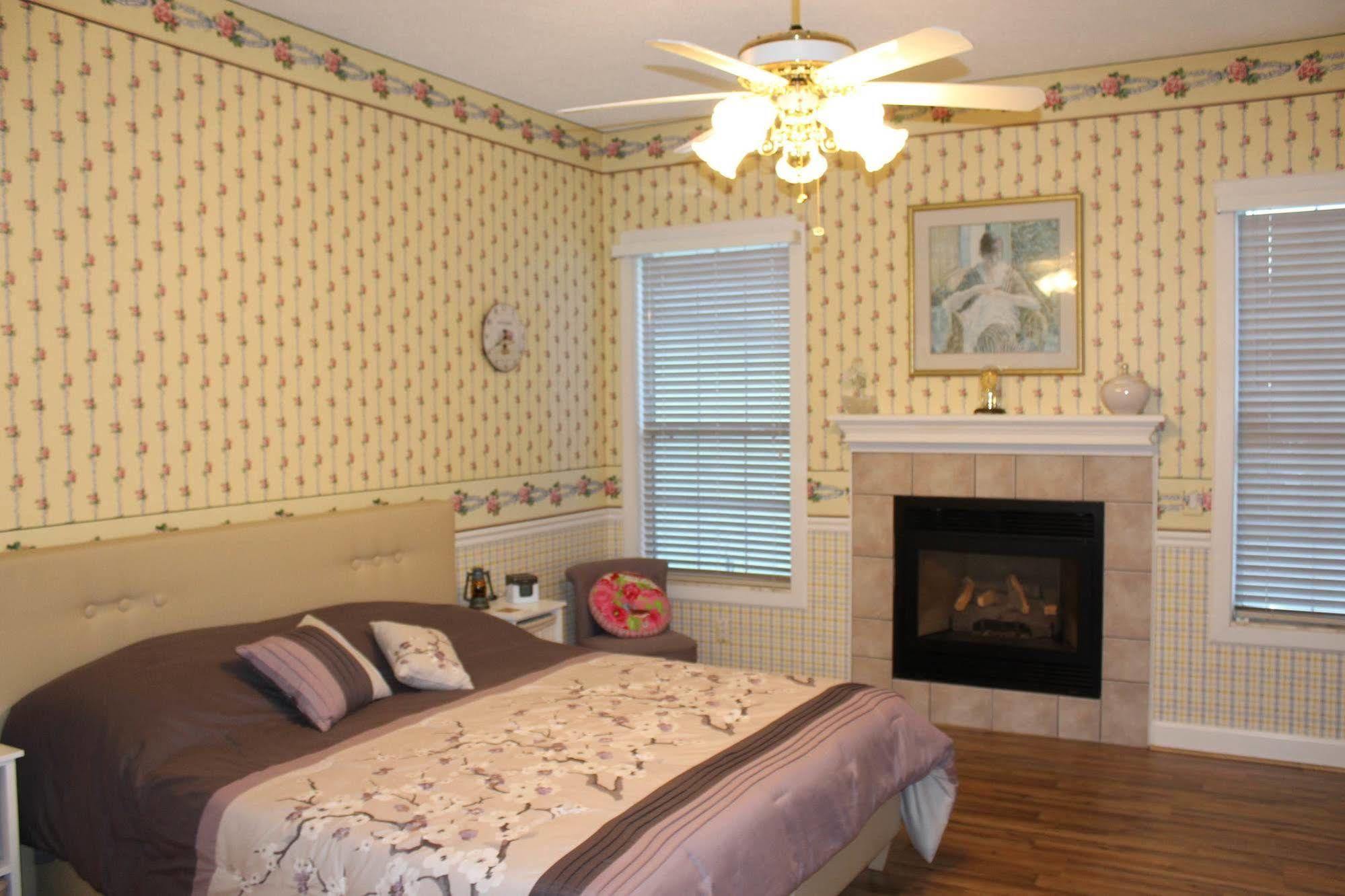 Rock Pointe Ranch Bed & Breakfast Floral City Exterior photo